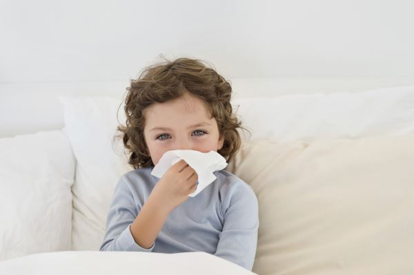 Заложенность носа у ребенка: симптомы, причины, лечение